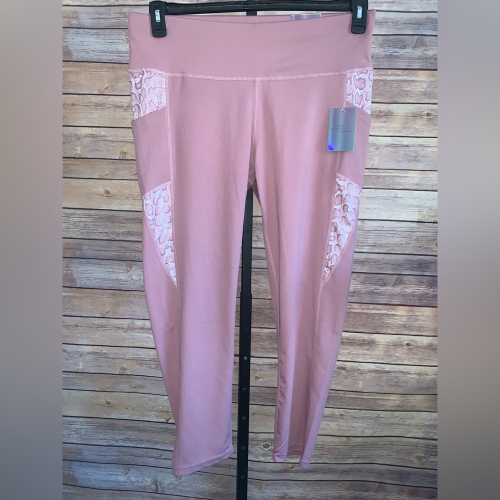 LA Winner Leggings with Lace Accents